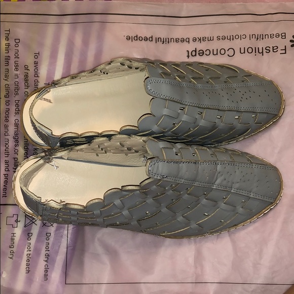 Slip-in Shoes - Picture 3 of 3